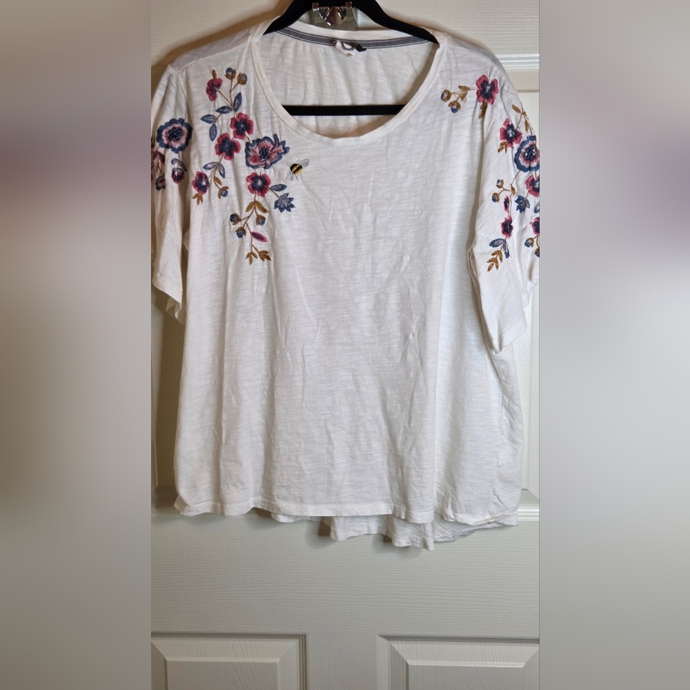 Anthropologie Akemi + Kin M Women Embroidered Floral Bees Boho Bohemian Flutter